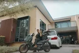 Tài xế "cày cuốc" từ 9h đến 15h, thu nhập chạm mốc 122 triệu đồng/tháng: Sống trong biệt thự, mới mua Porsche đầu năm 2026