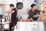 Bỏ việc lương 203 triệu đồng/tháng để đi bán hàng rong, chàng trai nói lý do khiến nhiều người bất ngờ