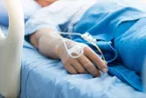 Bị con rắn trắng hiếm gặp cắn vào chân, người phụ nữ nguy kịch chỉ sau vài giờ
