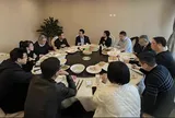 Đến buổi họp lớp để ôn kỷ niệm cũ, người đàn ông bỏ về sau 10 phút chỉ vì câu nói này của lớp trưởng, thề không đi thêm lần nào nữa