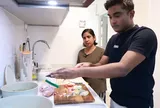 Từ cậu bé bị bạo hành, phải ngủ dưới gầm đường cao tốc đến chàng tiếp viên hàng không thu nhập 120 triệu đồng, đổi đời ở tuổi 22