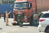 Xe tải va chạm xe máy chở 4 người, 3 người tử vong: Hiện trường khiến nhiều người xót xa