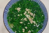 Ngày xưa mọc đầy bờ đất chẳng ai để ý, nay loại rau này thành đặc sản giá tới 65.000 đồng/kg, dân sành ăn săn tìm
