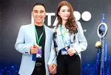 Con gái út MC Quyền Linh vừa tròn 18 tuổi đã cao hơn bố, nam MC đứng cạnh ái nữ liền hài hước gọi là “em gái”