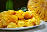 Loại quả xưa trồng ven bờ rào, chín ăn không hết, nay thành đặc sản 75.000 đồng/kg, múi dày giòn, xơ cũng ngọt