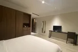 Những thứ tưởng sạch nhưng có thể rất bẩn trong phòng nhà nghỉ, khách sạn: Không phải bồn cầu, có món gần như ai cũng cầm vào