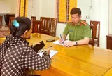 Đi bán vàng nhưng các tiệm vàng đều đóng cửa, người phụ nữ SN 1969 lập tức đến Công an và phát hiện sự thật