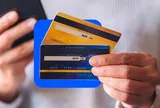 Cụ ông 71 tuổi sống trong nhà hoang, nhặt rác suốt 21 năm, đến khi được trao thẻ ngân hàng mới biết mình có hơn 1,6 tỷ