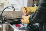 Đừng tiếc 5 loại lưới rửa bát này, nhiều người dùng suốt nhiều tháng mà không biết nguy cơ, nhất là loại số 4