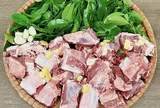 Loại lá có tên nghe lạ tai, là linh hồn của món thịt trâu nổi tiếng, nay được bán giá tới 100.000 đồng/kg