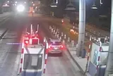 Bị rượt đuổi trên quốc lộ 1, nam sinh lớp 9 tử vong sau khi tông vào barie trạm thu phí: Camera ghi lại cảnh bàng hoàng