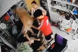 Vụ clip người phụ nữ ôm trẻ nhỏ bị hành hung liên tiếp ở Hà Nội: Công an vào cuộc
