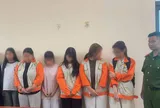 Vụ nữ sinh lớp 10 bị đánh hội đồng trong nhà vệ sinh trường học: Danh tính những người liên quan