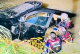 Ô tô lao xuống kênh lúc nửa đêm, trục vớt xe phát hiện 2 người đã tử vong