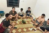 Bắt quả tang 1 "quý bà" cùng 6 người đàn ông làm "điều mờ ám" tại một căn nhà ở Hà Nội, thu giữ ở hiện trường rất nhiều tiền