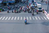 Mức phạt với xe máy rẽ phải khi đèn đỏ năm 2026 là bao nhiêu?