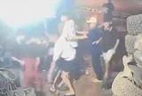 Nhắc nhóm hát karaoke gây ồn, nam thanh niên bị hơn 10 người đánh "hội đồng" phải nhập viện