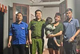 Xuyên đêm tìm bé gái 2 tuổi đi lạc, phát hiện cháu bên bờ suối cách nhà 1,5km
