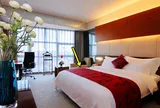 Tại sao khách sạn nào cũng có một mảnh vải ngang giường? 90% mọi người không biết công dụng thực sự là gì
