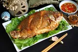 Rán cá đừng thả ngay vào chảo: Xoa thêm thứ này cá giòn rụm, không bắn dầu và không sát chảo