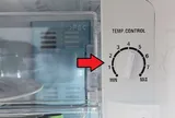 Tủ lạnh có 2 nút điều chỉnh: Biết sử dụng giảm nửa tiền điện, dùng chục năm không hỏng