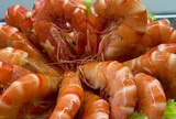 Thả nắm lá này vào luộc tôm: Con nào con nấy đỏ au, thịt thơm chắc nịch