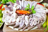 Cho thứ này vào rửa, lòng lợn hết sạch mùi hôi, luộc lên trắng giòn sần sật