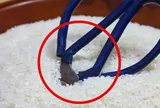 Cắm 1 cây kéo vào thùng gạo: Mẹo hay ai không biết quá tiếc