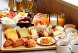 Tại sao các khách sạn thường có buffet sáng miễn phí?