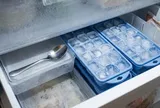 Tại sao nhiều người thích để thìa inox trong tủ đông? Công dụng thật bất ngờ!