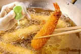 Tại sao bạn nên vắt chanh vào chảo dầu khi chiên rán?