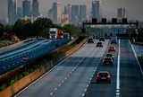 Tại sao đường cao tốc không làm thẳng tắp để đi càng nhanh hơn? Lý do khiến nhiều người bất ngờ