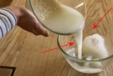 Tại sao bạn tuyệt đối không nên đổ nước vo gạo xuống cống?