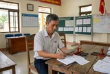 Trường hợp nào trưởng thôn phải trả lại tiền trợ cấp tinh giản đã được nhận?