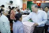 Tổng Bí thư Tô Lâm thăm, tặng quà người dân bị ảnh hưởng do mưa lũ tại Huế