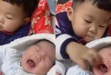 Em sơ sinh khóc mãi không nín, anh trai 2 tuổi liền làm một hành động cực thông minh khiến người mẹ ngỡ ngàng