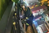 Công an Hà Nội "giành" cô gái trẻ từ tay tử thần ở độ cao tầng 9