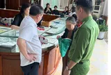 "Giải cứu" kịp thời cụ bà 70 tuổi mang bán 19 chỉ vàng để “chứng minh tài sản sạch” với công an online