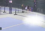 Người đàn ông ngưng tim nguy kịch khi chơi pickleball may mắn được cứu sống nhờ gặp bác sĩ hỗ trợ khẩn cấp