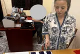 Tống đạt quyết định khởi tố "kiều nữ" Nguyễn Hoàng Anh, giao dịch "chuyện mờ ám" với 2 thanh niên