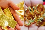 Vay nợ là vàng: Trả vàng hay trả tiền?
