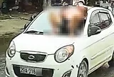 Bị bố vợ đòi lại ô tô, nam thanh niên nằm trên nắp capo khi xe đang chạy ở Hà Nội: Khởi tố bố vợ và con rể