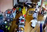 Bắt tạm giam 12 học sinh vụ chém nam thiếu niên 17 tuổi tử vong: Camera ghi lại những hình ảnh đau lòng