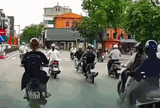 Cú rẽ ngang “không ai kịp trở tay” của nữ tài xế, gây tai nạn liên hoàn: Công an trích xuất camera truy tìm