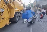 Thương tâm bé trai 7 tuổi leo lên xe bà ngoại vô tình vặn tay ga bị ô tô chở rác cán tử vong