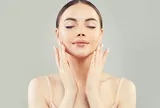 Mùa hè càng nóng càng phải dưỡng ẩm: Lý do khiến da bạn đang “khát nước”