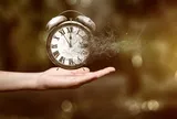 Tại sao thời gian có vẻ trôi nhanh hơn khi lớn tuổi?