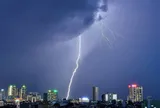 Bị sét đánh vẫn tự lái xe về nhà, cô giáo 46 tuổi không ngờ đó chỉ là bắt đầu cho chuỗi bi kịch của cuộc đời