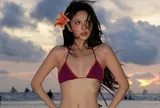 Ngọc Trinh diện bikini đỏ “bé xíu”, vòng eo con kiến tuổi 37 gây "thương nhớ"