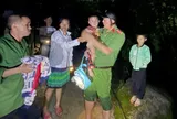 Mất tích khi đang chơi, bé 2 tuổi ở Lai Châu được tìm thấy cách nhà 800m trong một “lớp bảo vệ bất ngờ”